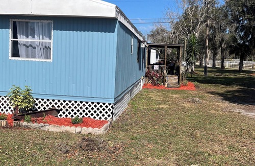 De Leon Springs Maison | BIKE WEEK -JEEP WEEK Charming 2-bedroom mobile home in DeLeon Sprgs w/ WiFi, AC