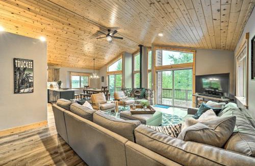Truckee Maison | Bikes, Grill and Views Luxe Truckee Cabin!