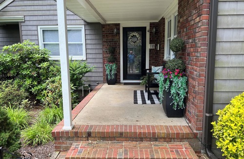 Northfield Maison | Biking Beach Bungalow 7 minutes from beaches corner lot across from bike path