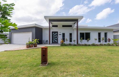 Yamba Maison | Bikini - Oceanstays - Pet Friendly