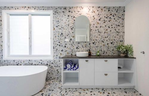 Yamba Maison | Bikini - Oceanstays - Pet Friendly
