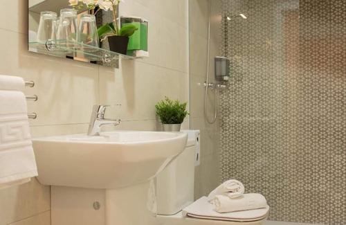 Zorrotza Maison | Bilbao ROOMS & KITCHEN Zorroza