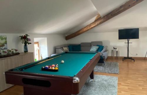 Socourt Appartement | Billard Lounge loft détente avec Billard & Netflix by BoookingFuté