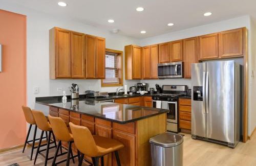 Wicker Park Appartement | Billiards Patio Parking