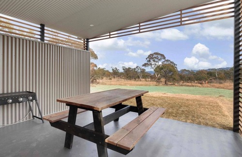 Hill Top Cabine | Billy Button Retreat