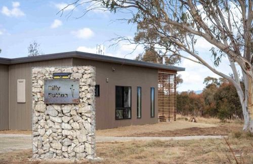 Hill Top Maison | Billy Button Retreat
