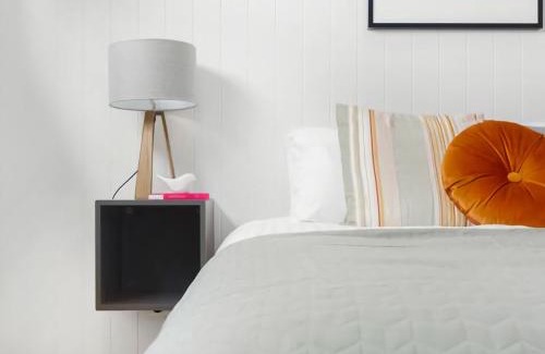 Hill Top Maison | Billy Button Retreat