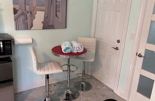 Wilton Manors Station Balnéaire | Billy's Resort -Men only-Clothing optional-Beach Bungalow