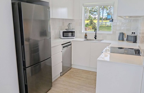 St. Georges Basin Maison | Billyz Basin by Experience Jervis Bay