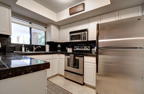 Camelback East Maison | Biltmore Meridian Resort Condo