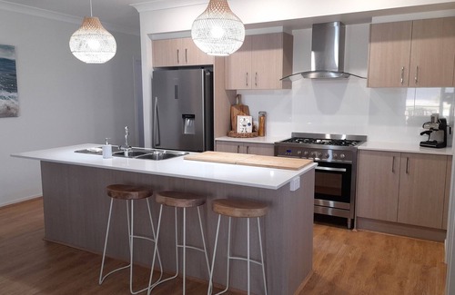 Burrill Lake Maison | Bimbala Dolphin Point- 4 bedroom coastal home