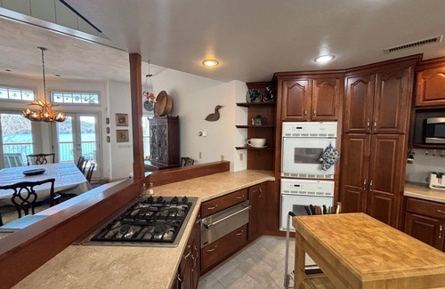 Meredith Maison | Binzhaven on Lake Winnipesaukee