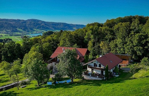 Tiefgraben Appartement | Bio living Chambre Waldblick avec cuisine - Bio Bauernhof Mondsee Familie Schafleitner-Kroiß (3 fleurs)