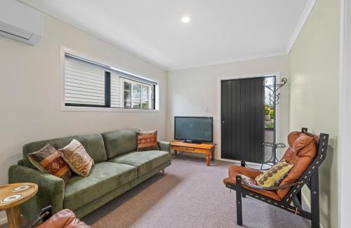 Greytown Maison | Birch Cottage - Greytown Holiday Home