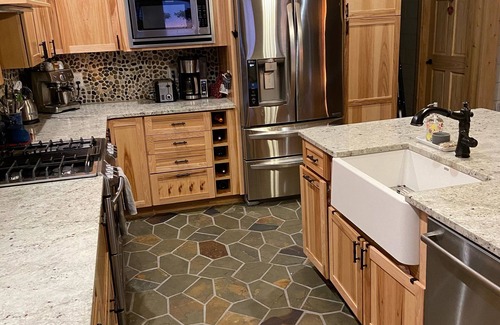 Brimley Chalet De Ski | Lake Superior Waterfront Chalet with Hot Tub-- Birch Point Rendezvous