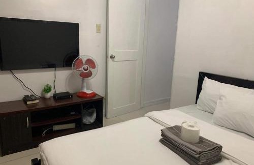 Ermita Night District Appartement | Birch Tower a9 front of Robinson PlaceRizal park