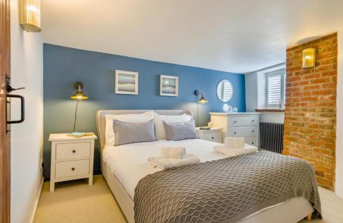 Weybourne Maison | Bird Cottage