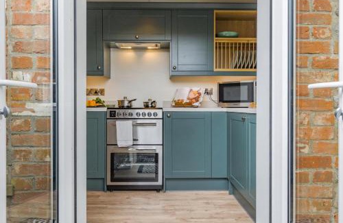 Weybourne Maison | Bird Cottage