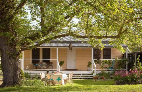 Kyneton Maison | Bird House
