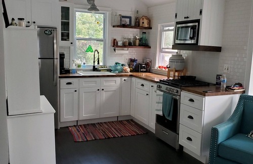 Wurtsboro Cottage | Bird Songs, Come Listen Awhile – Perfect for Remote Work & Weekend Getaways