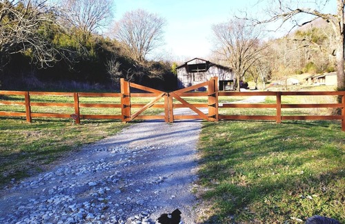 Macon Cabine | 5 chalets de campagne (5 salles de bain) Louez 1 ou TOUS sur 60 acres majestueux à The Hollow