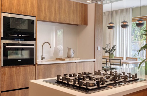 Redbridge Maison | Birdies Nest | Stylish Golf-Side Retreat in Wanstead – Perfect London Getaway