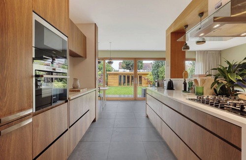 Redbridge Maison | Birdies Nest | Stylish Golf-Side Retreat in Wanstead – Perfect London Getaway