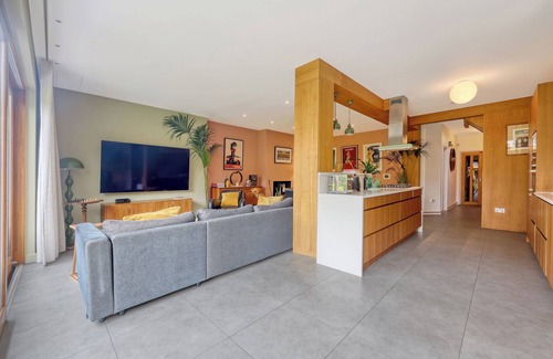 Redbridge Maison | Birdies Nest | Stylish Golf-Side Retreat in Wanstead – Perfect London Getaway