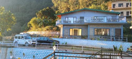 Naina Range Maison | Birds Hill View Homestay