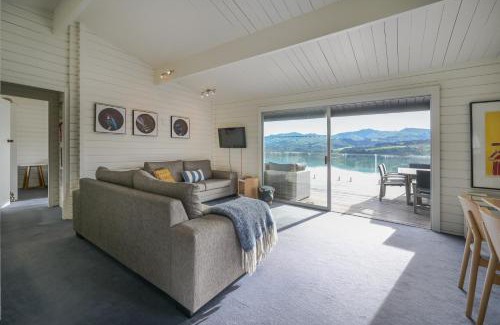 Akaroa Maison | Birdsong Bliss - Takamatua Holiday Home