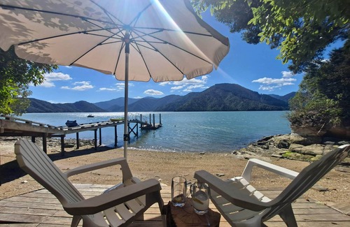 Moetapu Bay Maison | 🌿 Birdsong Hideaway 🌿