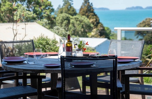 Tawharanui Maison | Birdsong Beach House