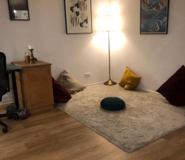 Neukoelln Appartement | Birdsong Temple