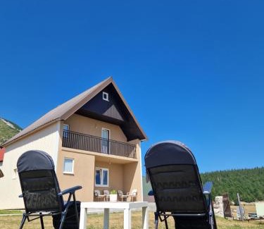 Virak Maison | Biser Durmitora