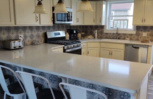 Fredonia Maison | BitterSweet Vineyard Views along Chatauqua Wine Trail w/hot tub and pet friendly