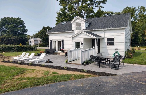 Fredonia Maison | BitterSweet Vineyard Views along Chatauqua Wine Trail w/hot tub and pet friendly