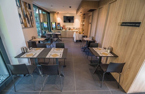 Siofok Aranypart Appartement | BJ81 Suite Hotel