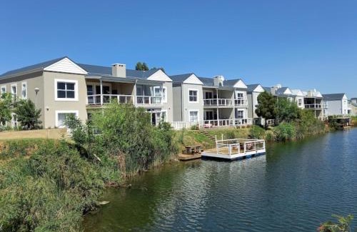 Pretoria Appartement | BKM Lake View Retreat at Leisure Bay Estate