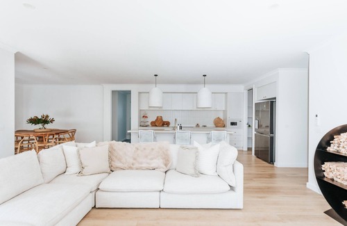 Balnarring Maison | Black Beauty Balnarring - 1 NIGHT FREE!* - Perfect year round getaway, rustic coastal luxury