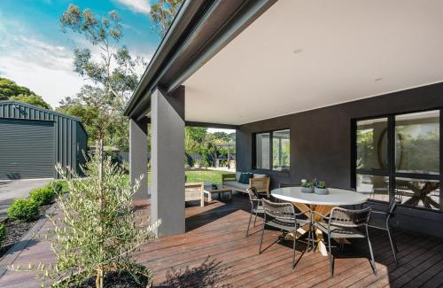 Balnarring Maison | Black Beauty Balnarring