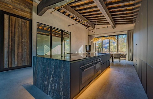 Foncine-le-Haut Chalet De Ski | Black Chalet : Hébergement de Luxe Pour 14 Personnes