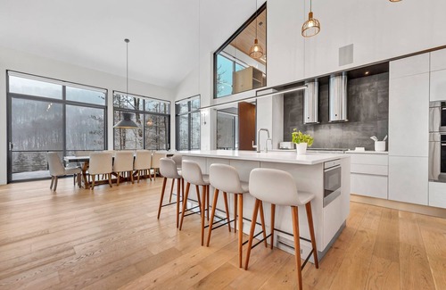 Ellicottville Maison | Une maison de ski moderne avec vue sur les pentes