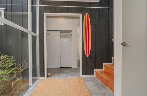 Kuaotunu Maison | Black House Lookout - Kuaotunu Holiday Home