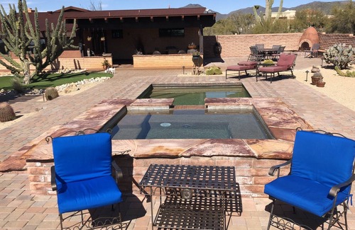 Velvet Shadows Maison | Bungalow de montagne noire dans une belle insouciance, Arizona