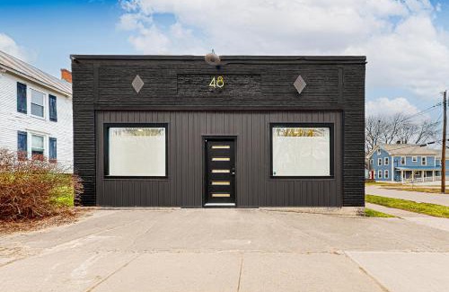 Rutland Maison | Black Pearl