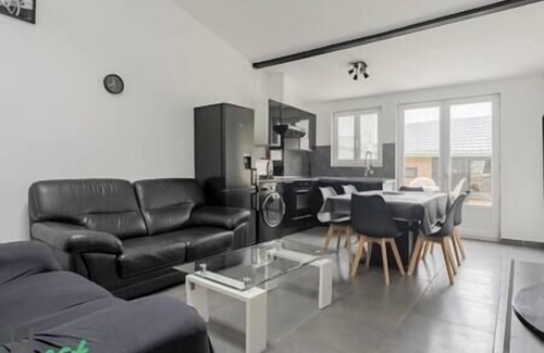 Sallaumines Appartement | "black" RDC avec extérieur 4 personnes