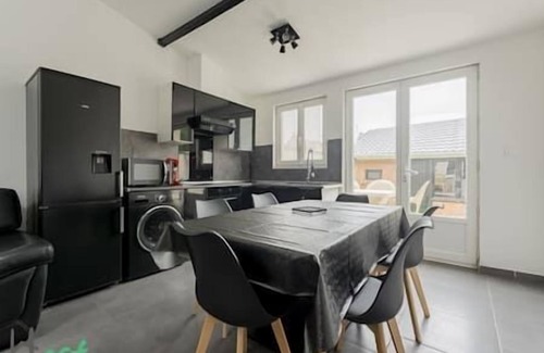 Sallaumines Appartement | "black" RDC avec extérieur 4 personnes