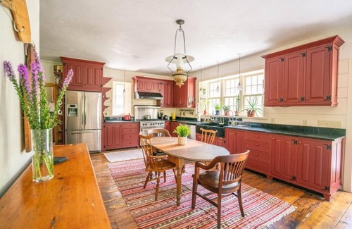 Milton Maison | Black Walnut Tree Farm: Farmhouse on 50 Acres