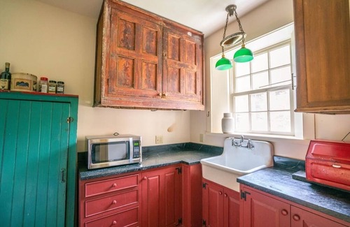 Milton Maison | Black Walnut Tree Farm: Farmhouse on 50 Acres