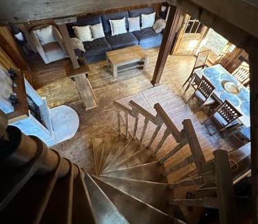 Paltinis Maison | Black Wolf PĂLTINIȘ